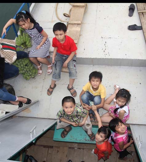 7 thành viên nhí tham gia đoàn từ thiện của báo Giáo dục Việt Nam